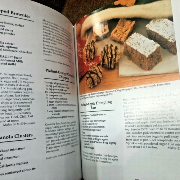 NEW Favorite Brand Name Christmas Collection Recipe Book Duncan Hines Nestle - Picture 7 of 9